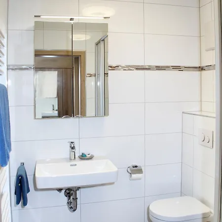 Maximilian 3* Bad Fussing